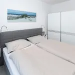 Admiralsgarten, Steuerbord 13 شقة *